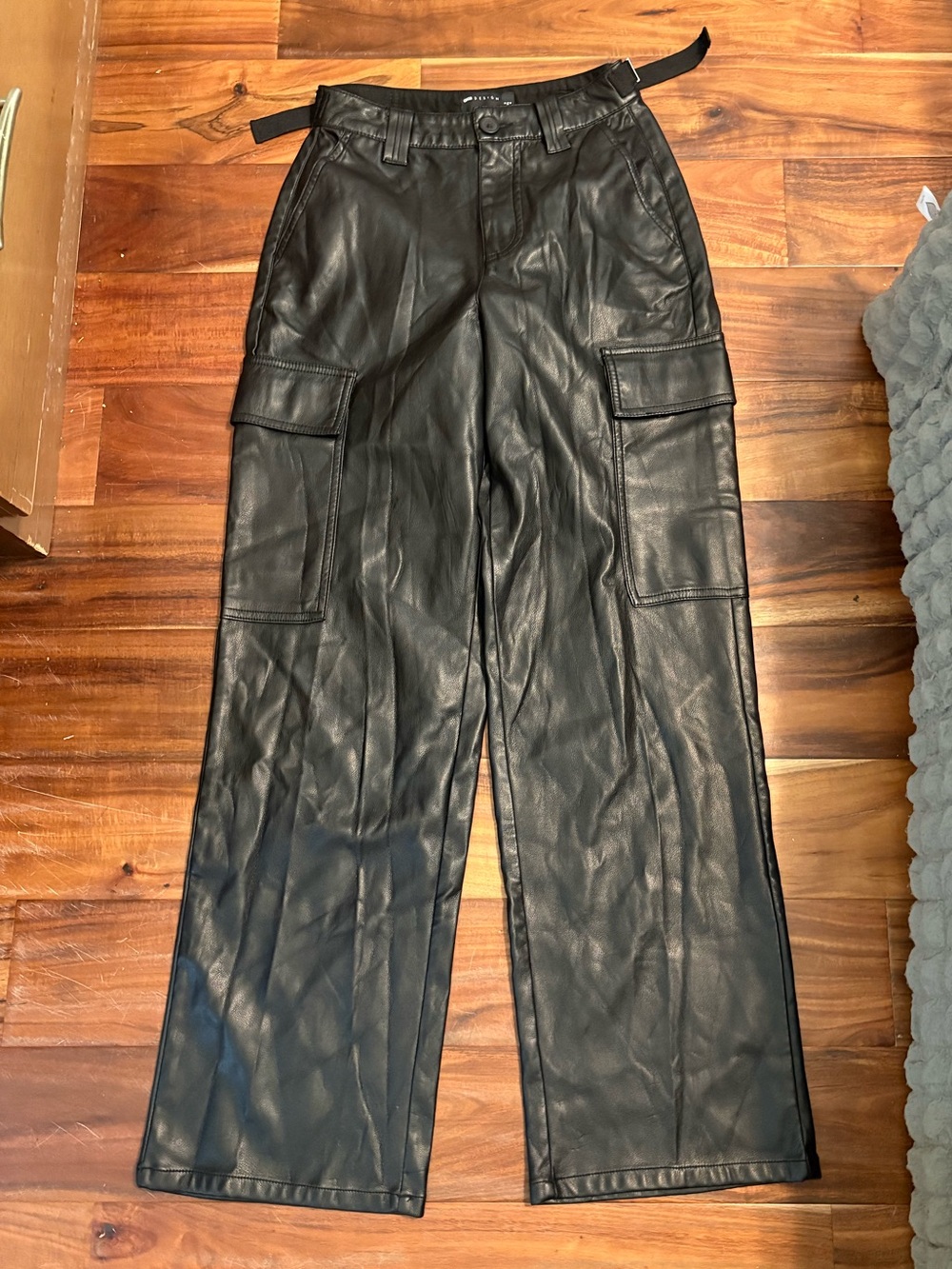 ASOS DESIGN Faux Leather‎ Cargo Pants Wide Leg Black Size US 4 EU 36 (0502)